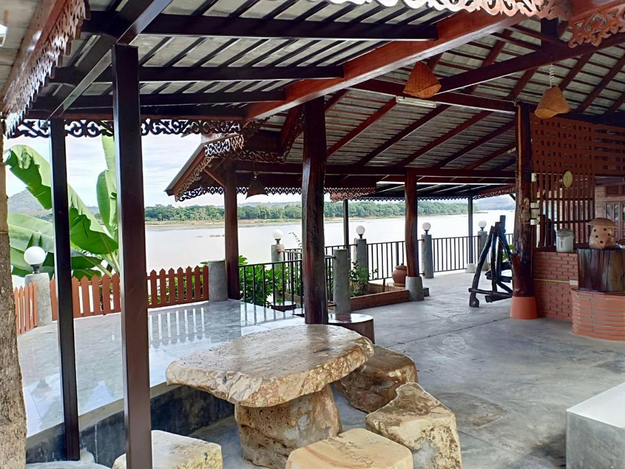 Rim Nam Kong Homestay Pak Chom Eksteriør billede